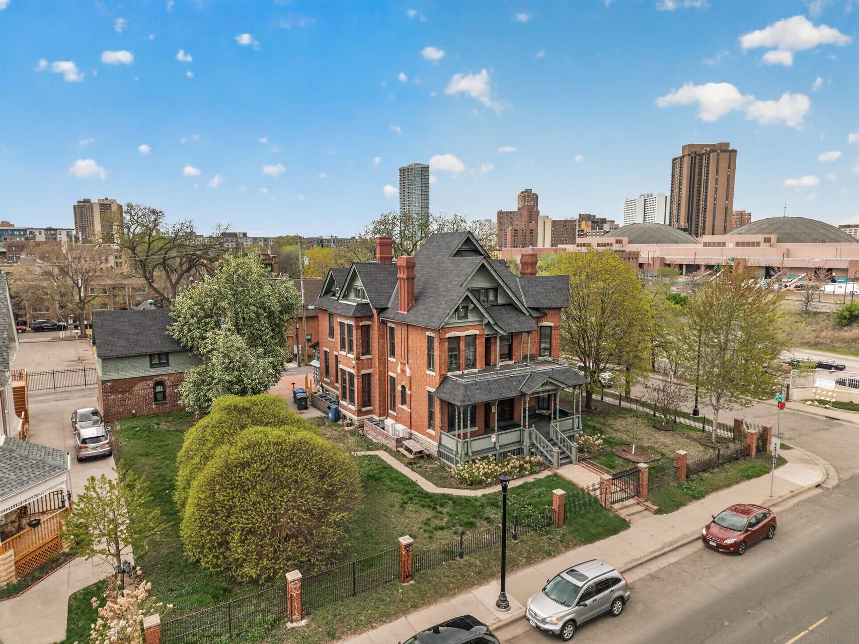 84_Dinkytown__South_MPLS84_mls.jpg