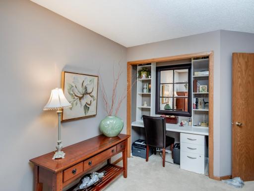 493 Sterling Street S, Saint Paul, MN 55119