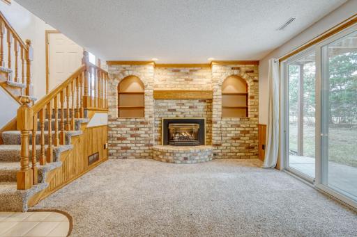 2333 Amberwood Drive, Woodbury, MN 55125