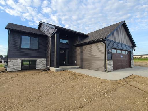 907 13th Street NW, Kasson, MN 55944