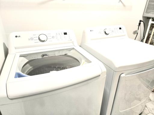 UPPER LEVEL LAUNDRY