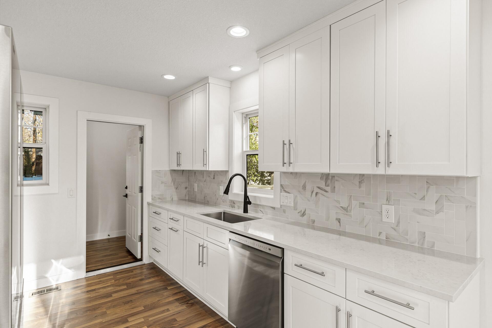 14_2308_Shadywood_Road14_mls.jpg