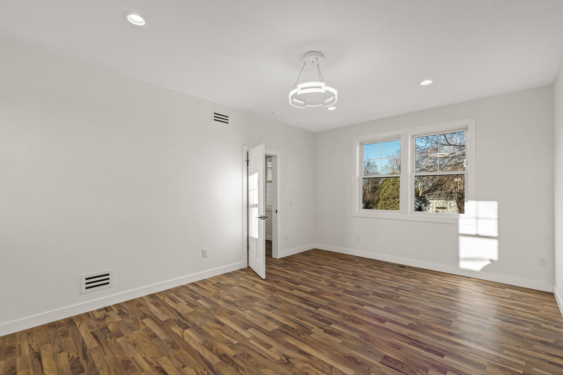 25_2308_Shadywood_Road25_mls.jpg