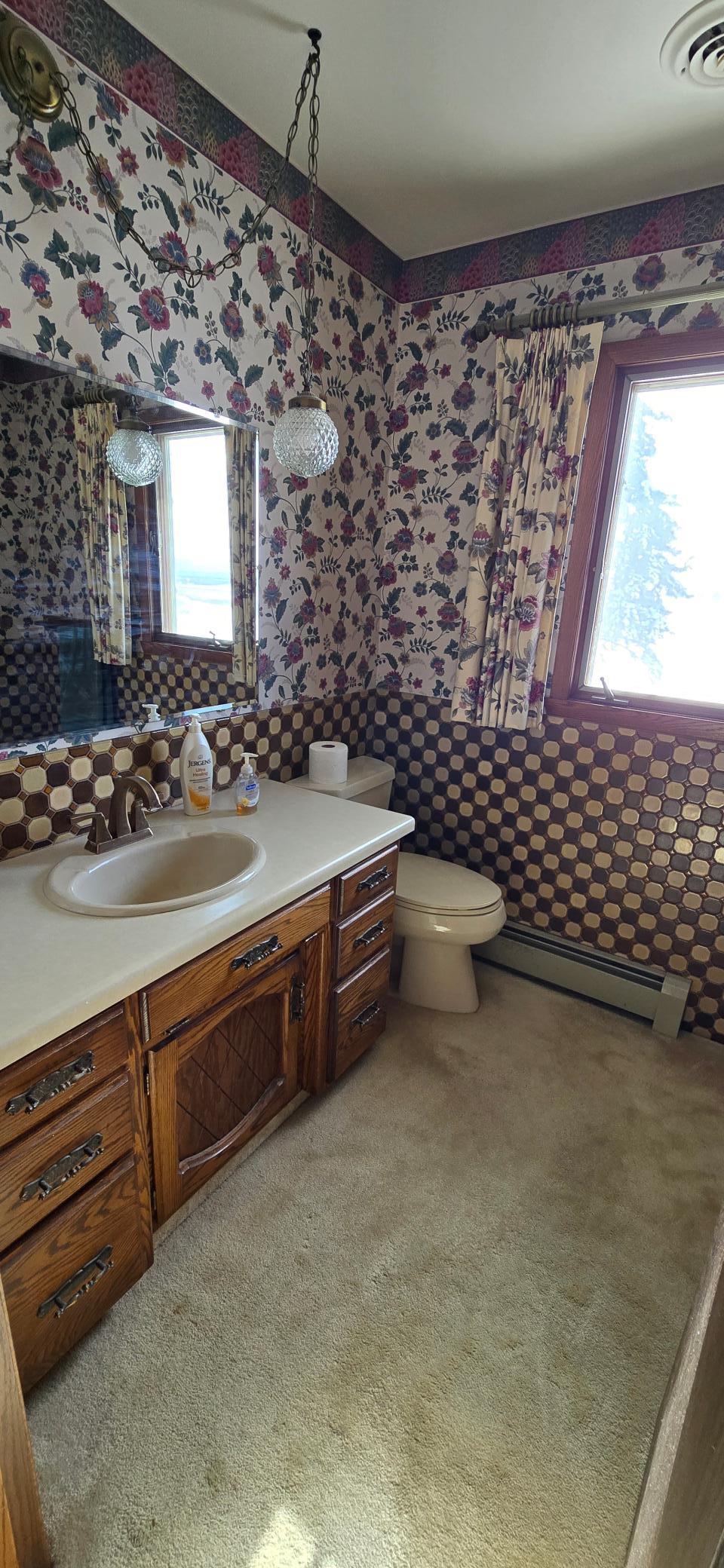 Newer HM upper full bath