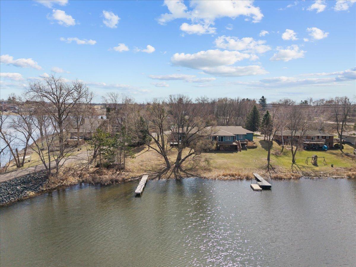 104' of lake front property. The dock is included in the sale. This town home is the perfect way to lake life. NO association.
