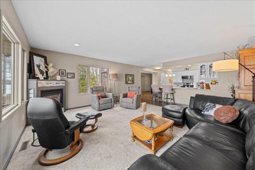 302 Pleasant Knolls, Center City, MN 55012