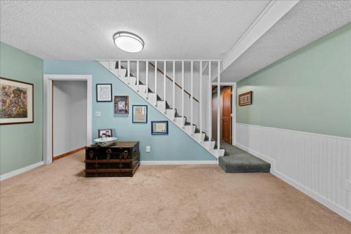 302 Pleasant Knolls, Center City, MN 55012