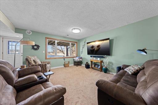 302 Pleasant Knolls, Center City, MN 55012