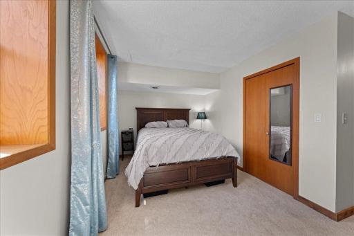 302 Pleasant Knolls, Center City, MN 55012