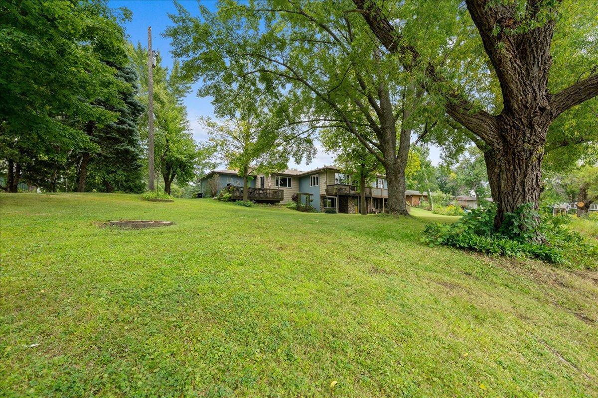 Nice private Corner lot