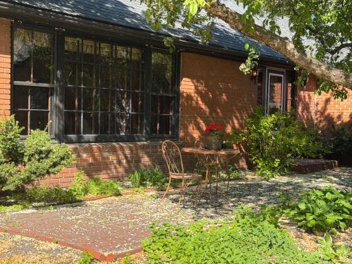 4230 Ewing Avenue N, Robbinsdale, MN 55422