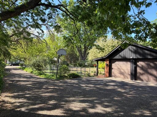 4230 Ewing Avenue N, Robbinsdale, MN 55422