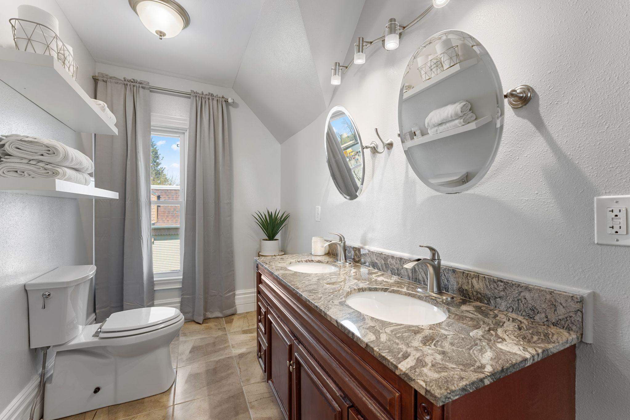 Primary bedroom ensuite bathroom