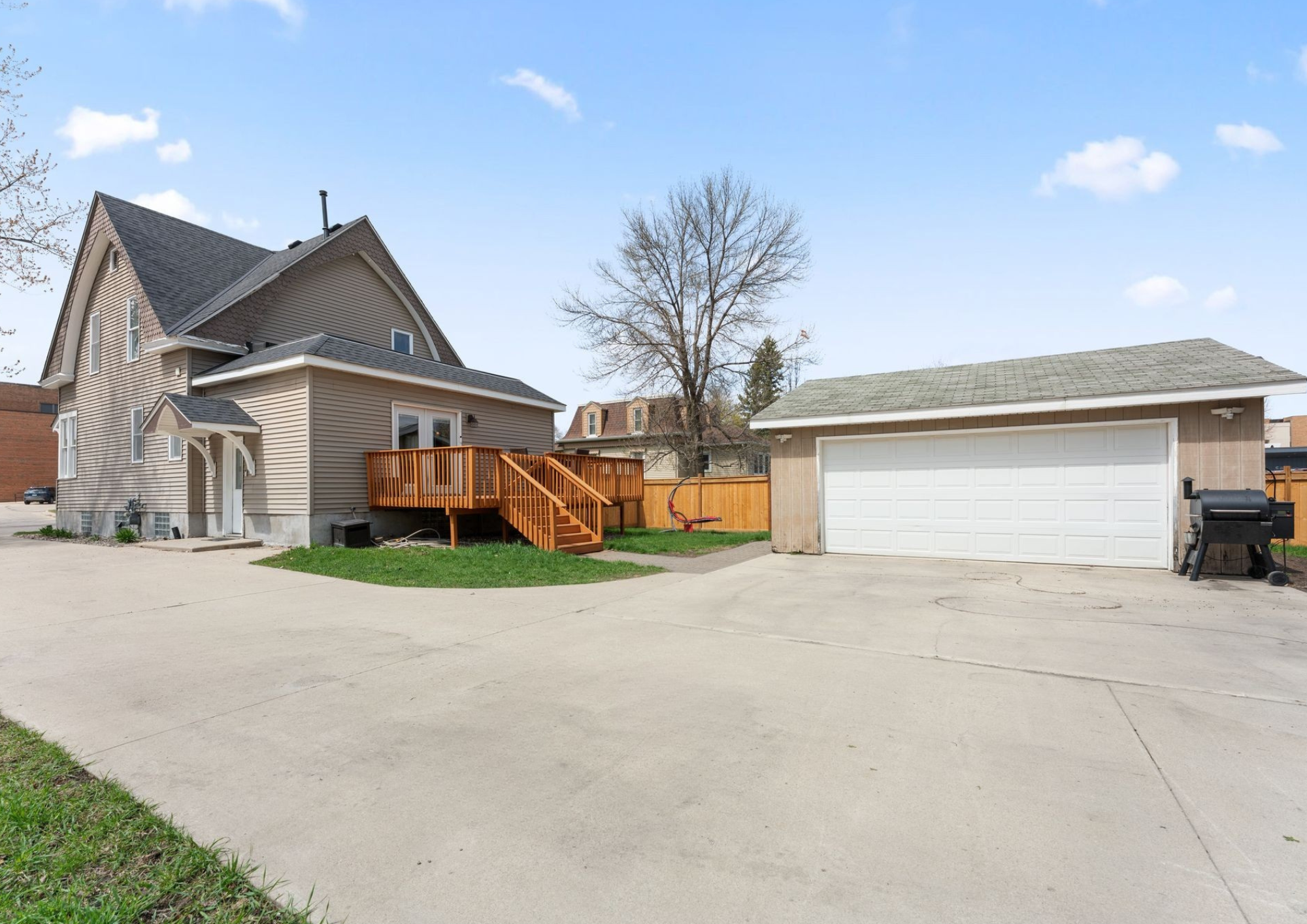 Oversized 2 car garage lots of parking space