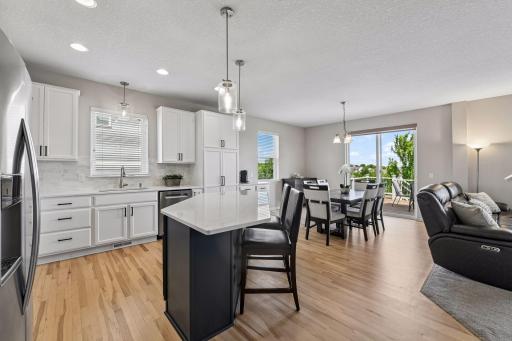 Dining area with direct access to the deck