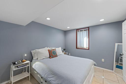 15 E 68th Street, Minneapolis, MN 55423