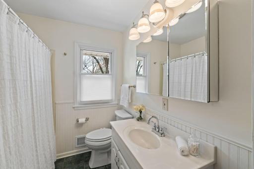 15 E 68th Street, Minneapolis, MN 55423