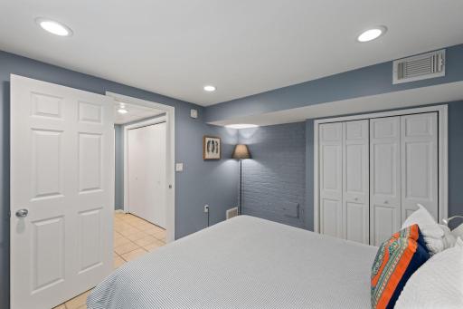 15 E 68th Street, Minneapolis, MN 55423