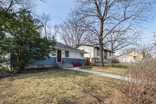 15 E 68th Street, Minneapolis, MN 55423