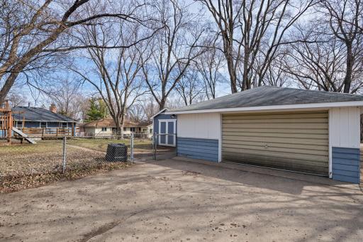 15 E 68th Street, Minneapolis, MN 55423