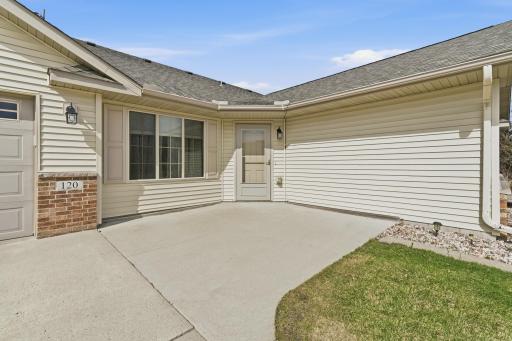 120 Palmer Path, Mankato, MN 56001