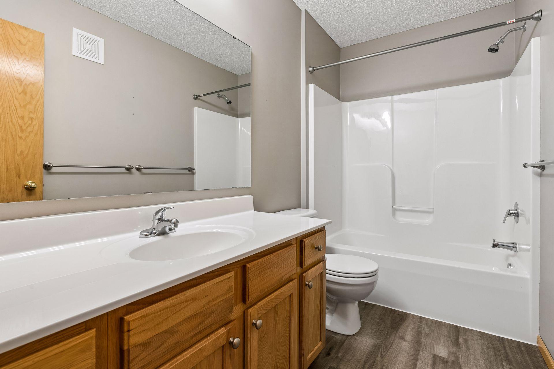 Upper Level Full Bath