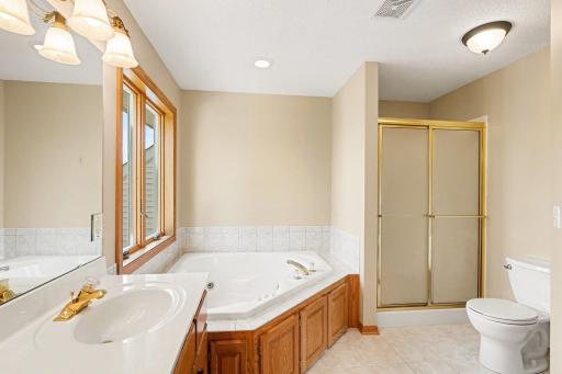 2431 Tevlin Court E, Saint Paul, MN 55119