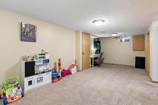 3708 W Old Shakopee Road, Bloomington, MN 55431