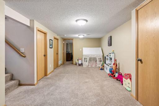 3708 W Old Shakopee Road, Bloomington, MN 55431