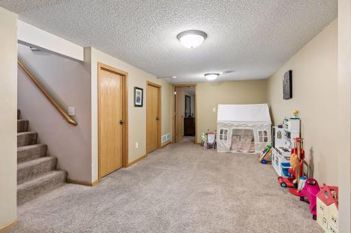 3708 W Old Shakopee Road, Bloomington, MN 55431
