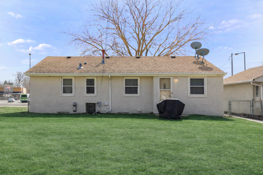 3708 W Old Shakopee Road, Bloomington, MN 55431