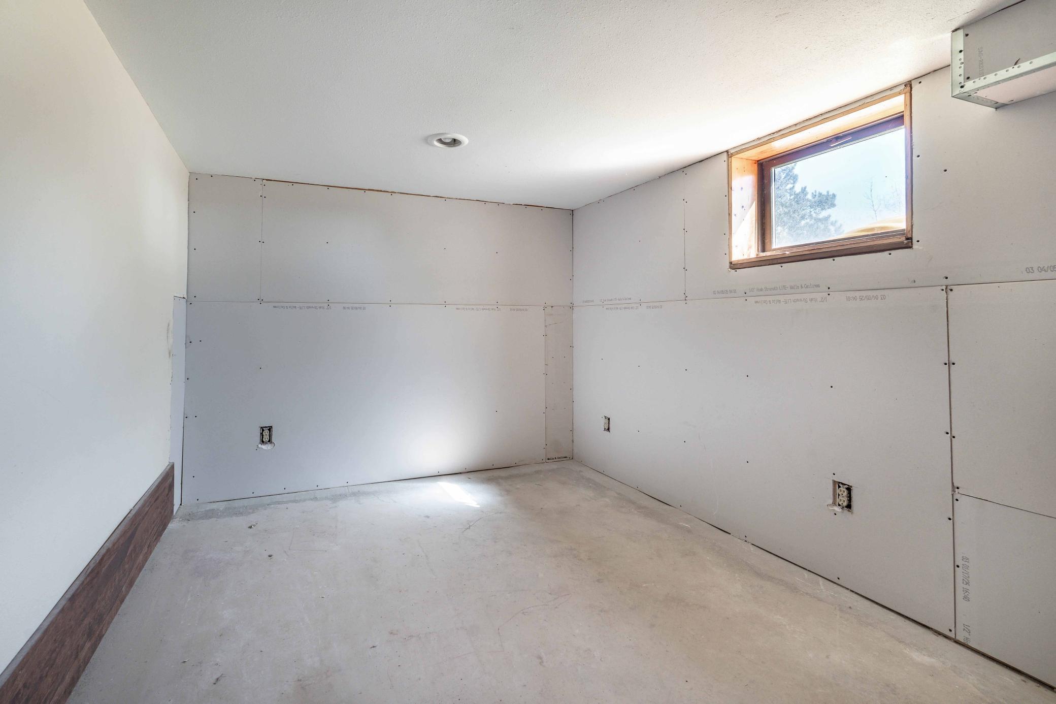 Storage/ Office/ Non Egress Room