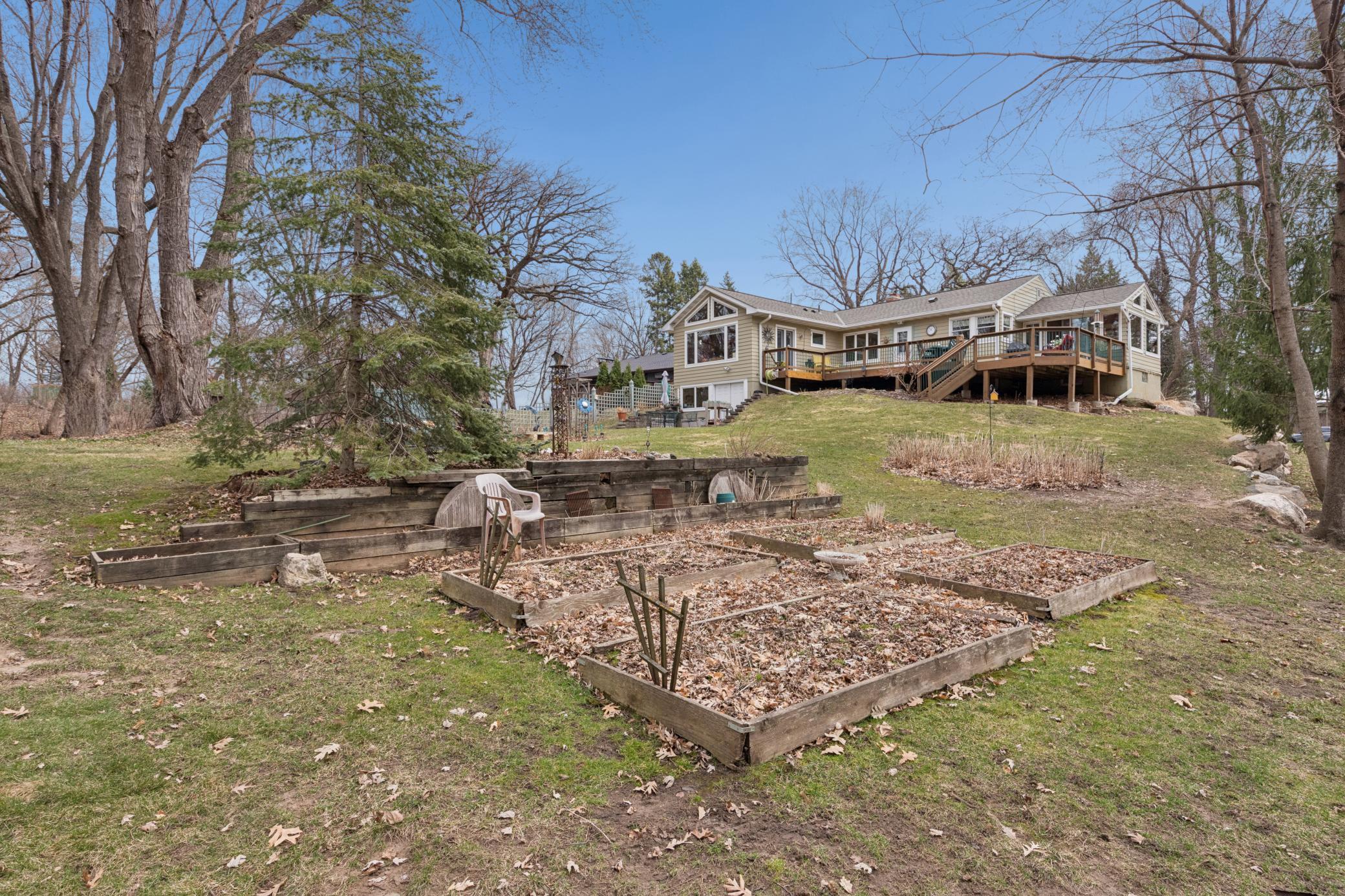 Many garden beds to grow your own fruits and veggies