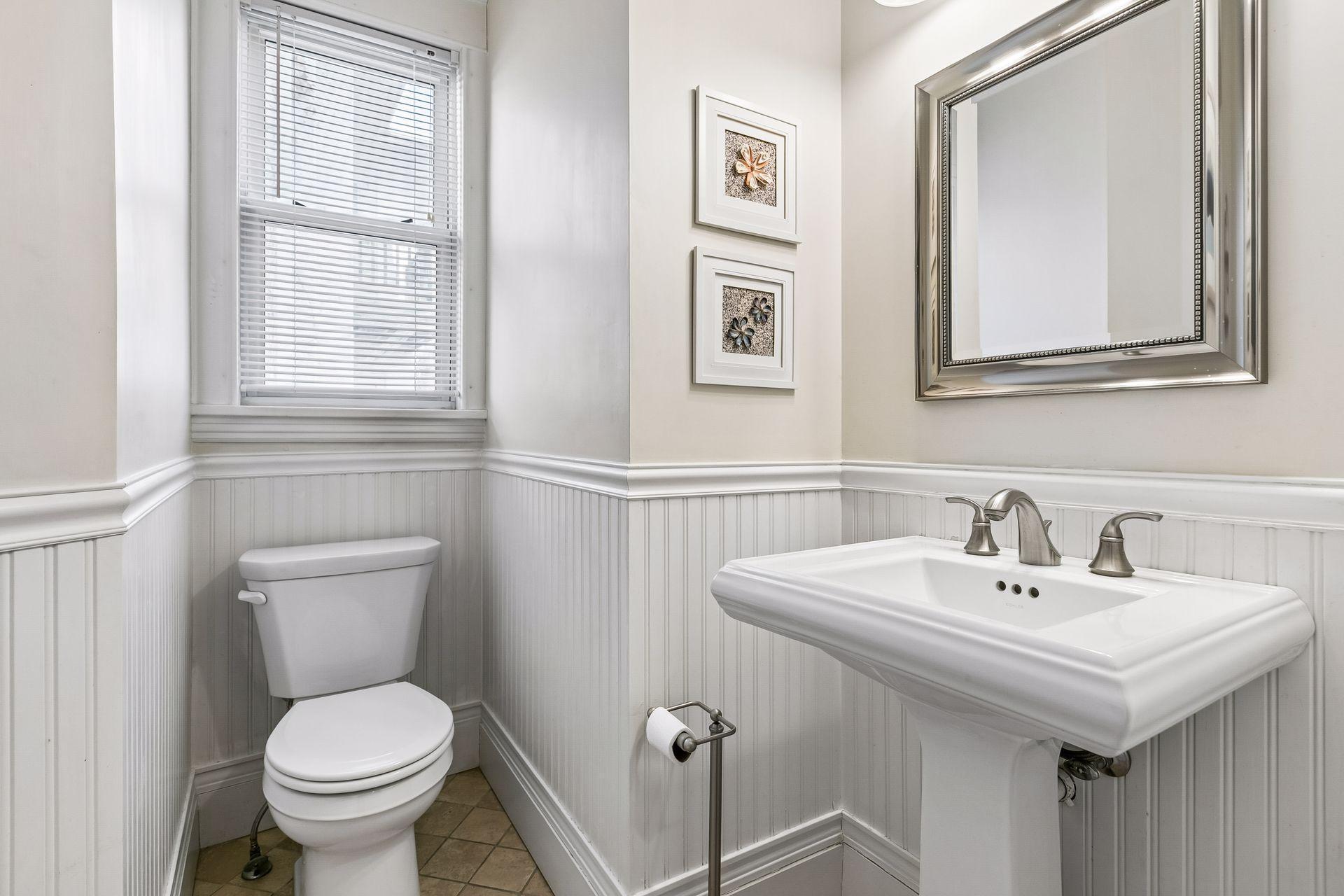 Main floor 1/2 bath.