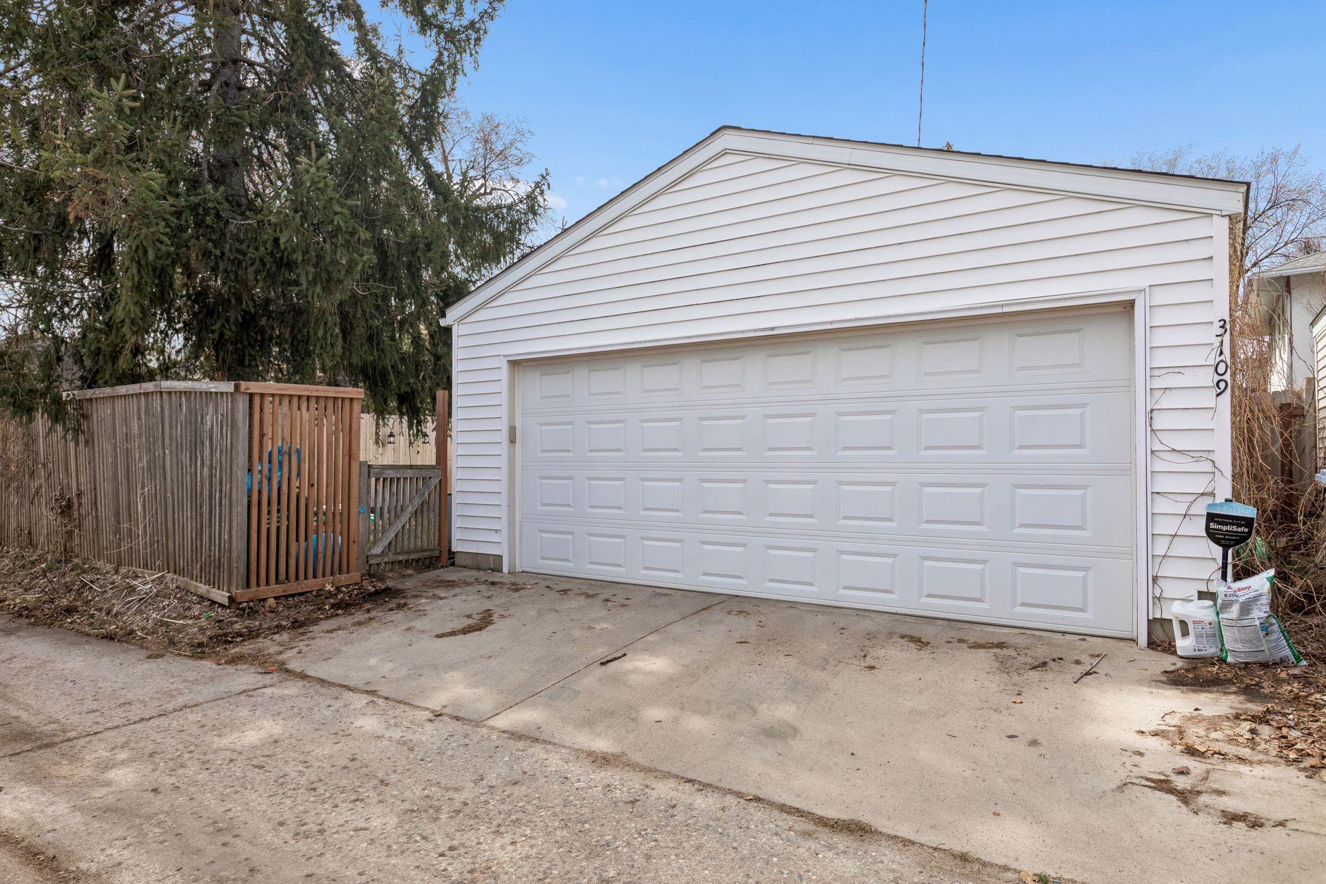 3109 Humboldt Avenue South - Spacecrafting - 0050.jpg