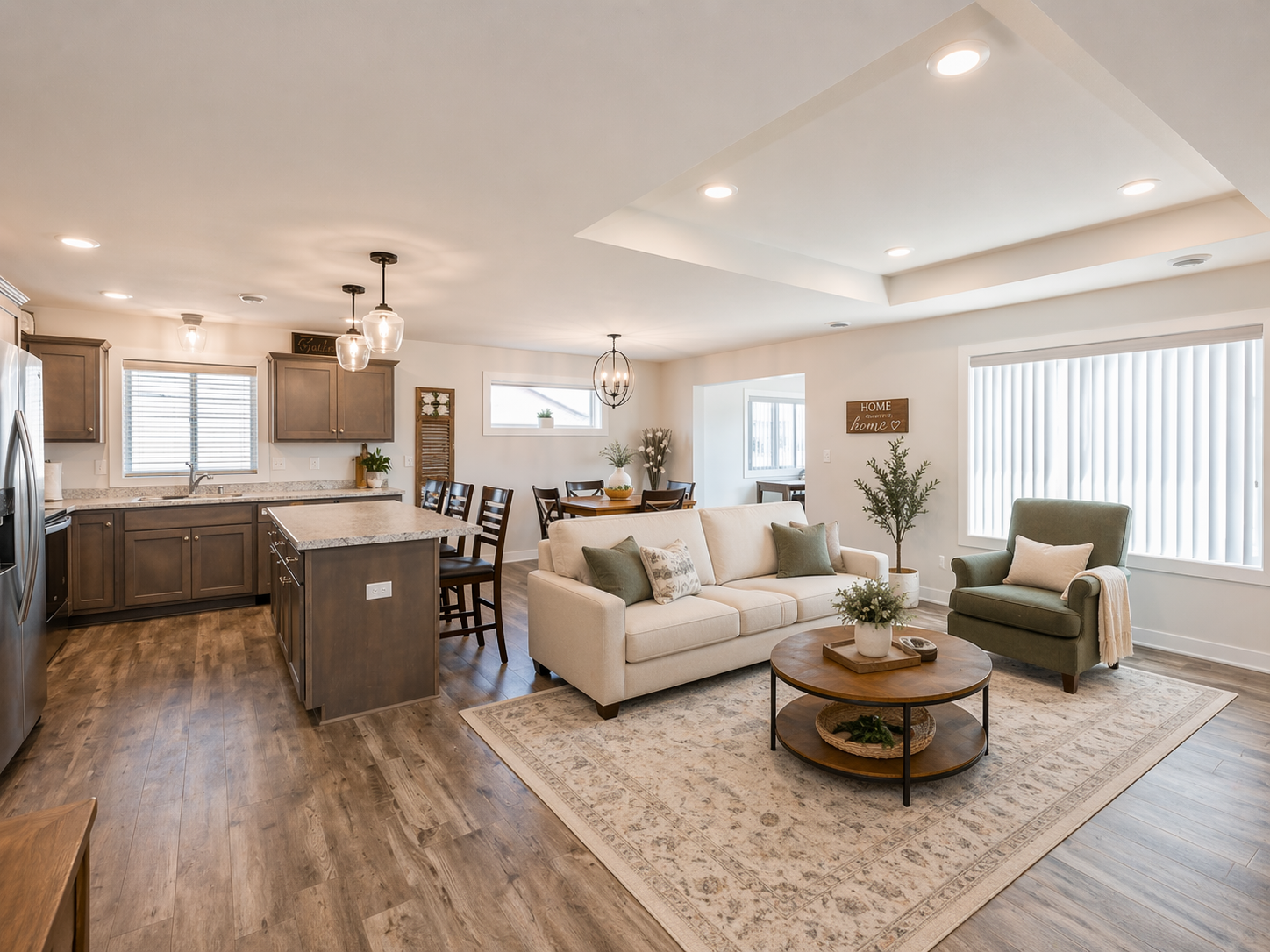 Open floor plan with Tray vault.