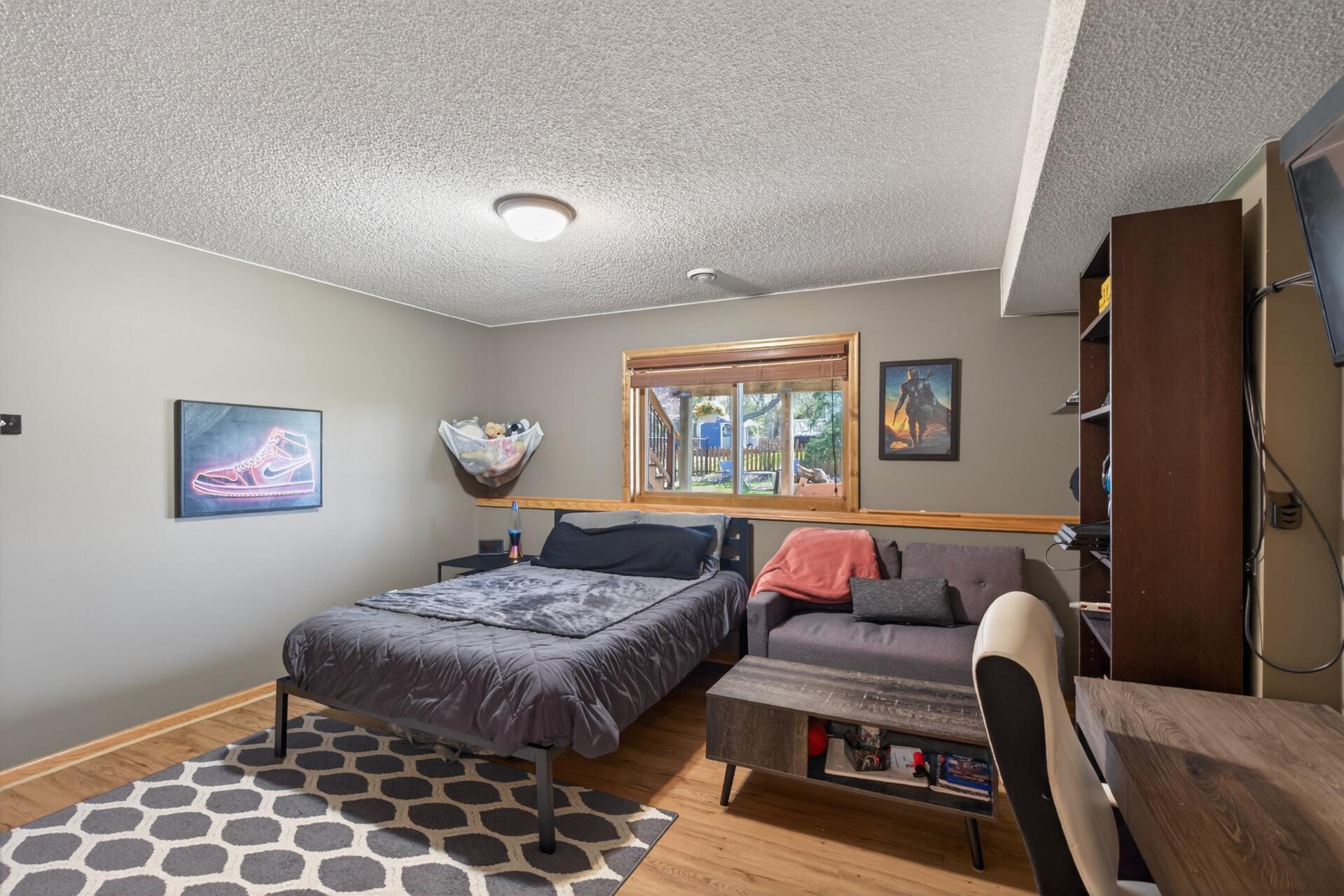 4 wide window with wooden blind included