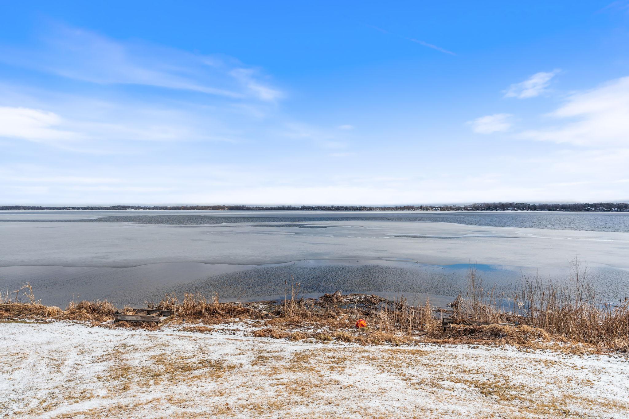 11-web-or-mls-2358 Crest Way-11.jpg