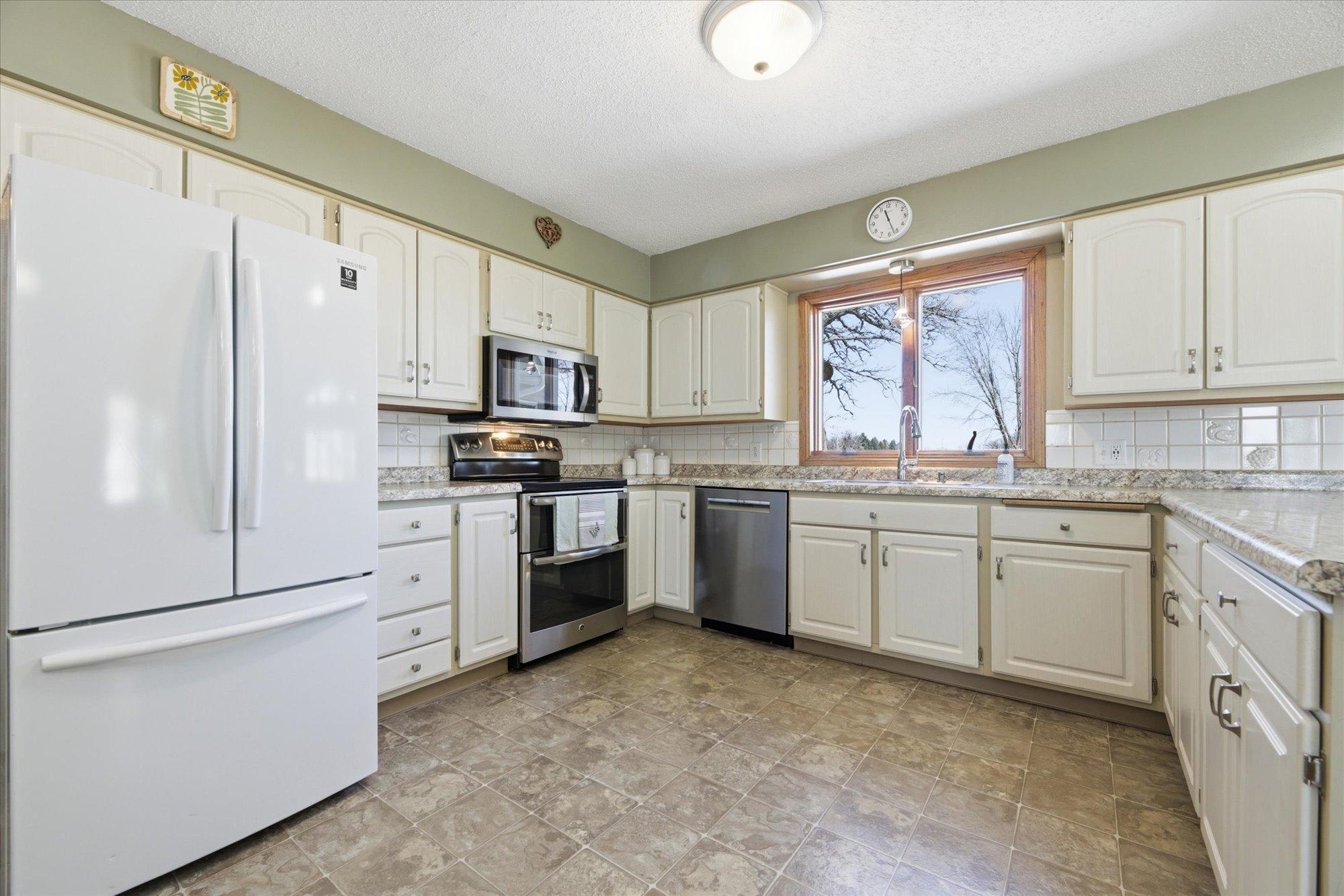 Bright and Airy Kitchen!