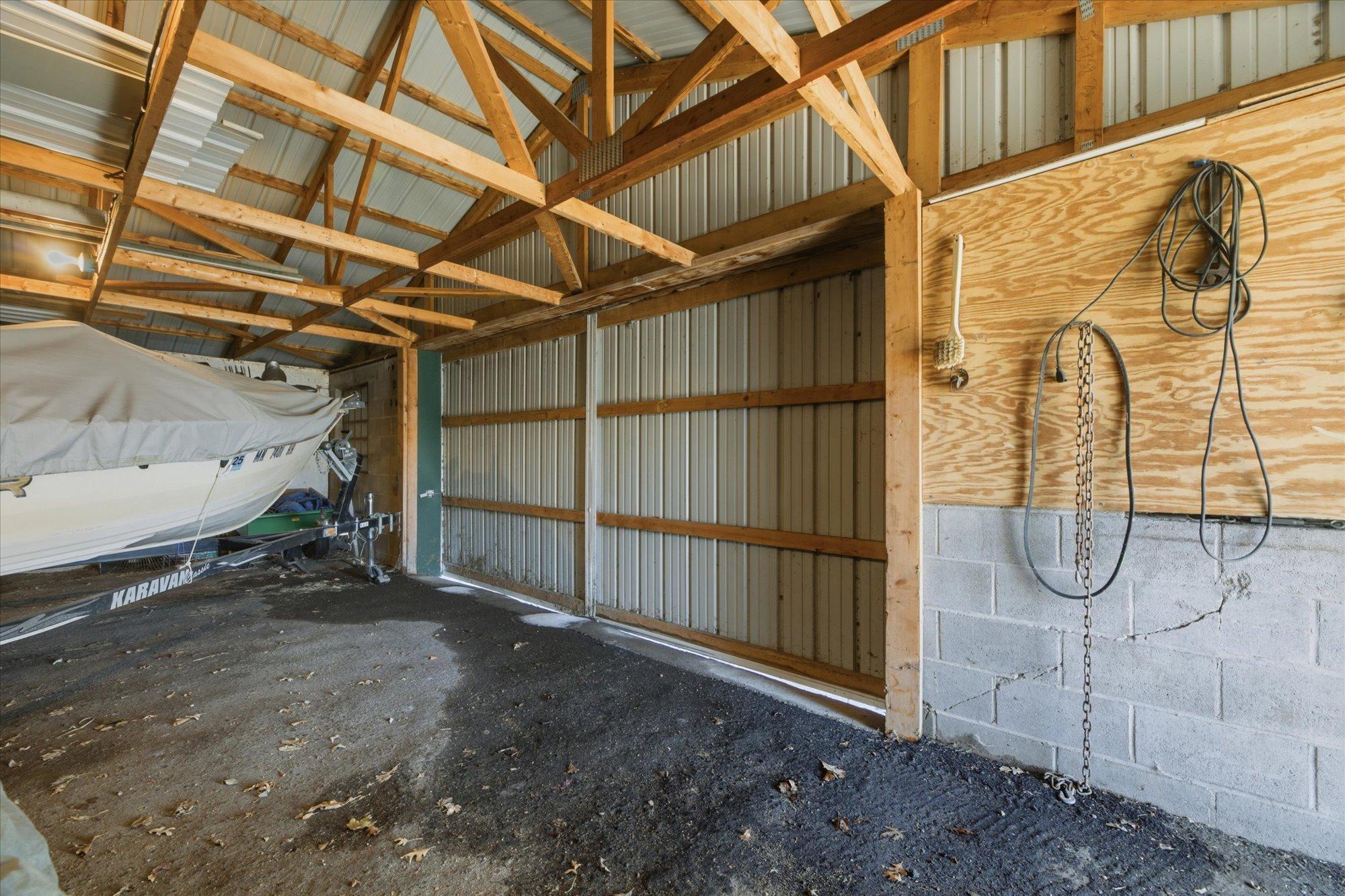 SE Barn 27x50 as per country.