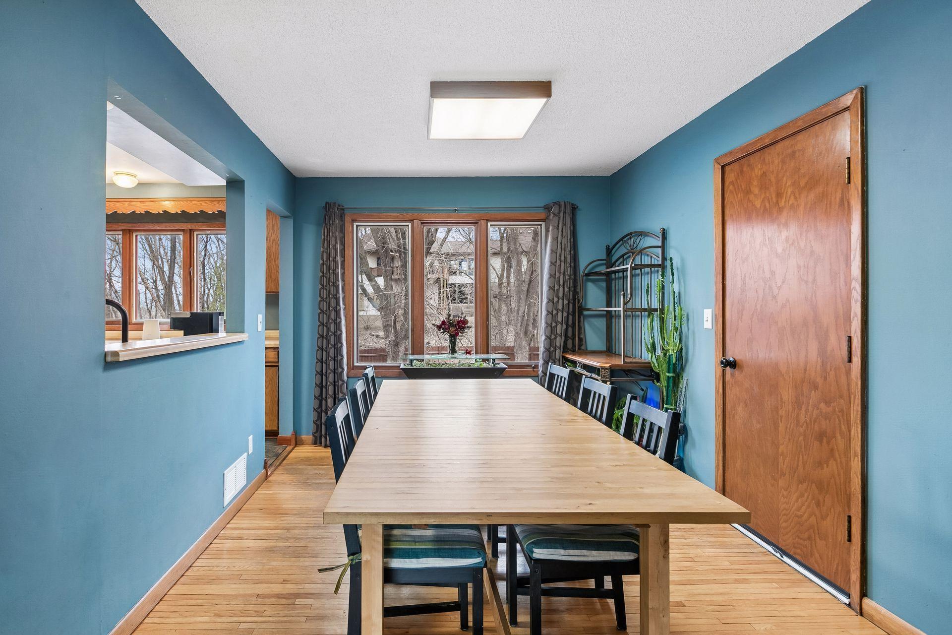 The dining area is perfectly located for entertaining
