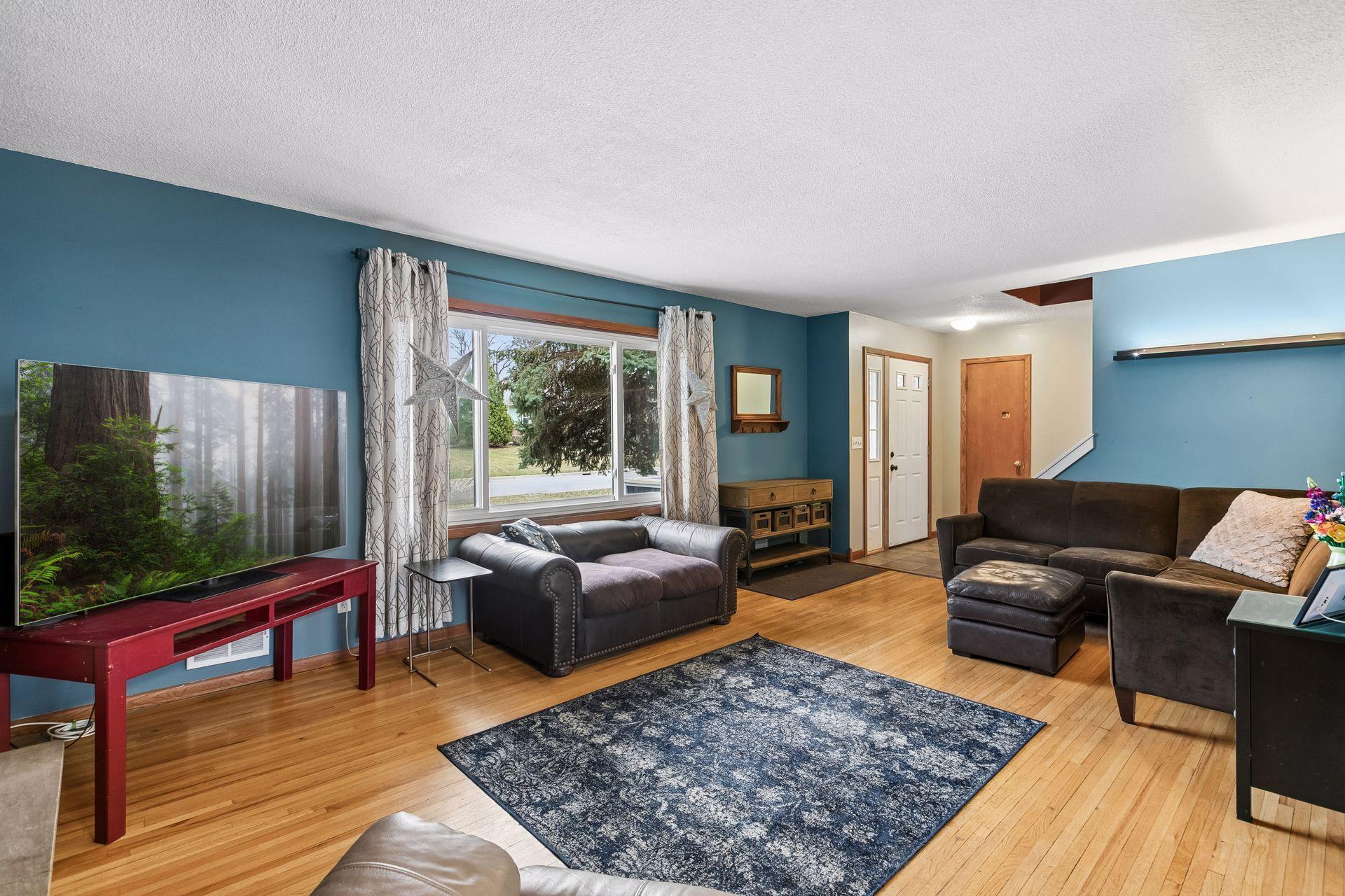 Don't you love these wood floors?