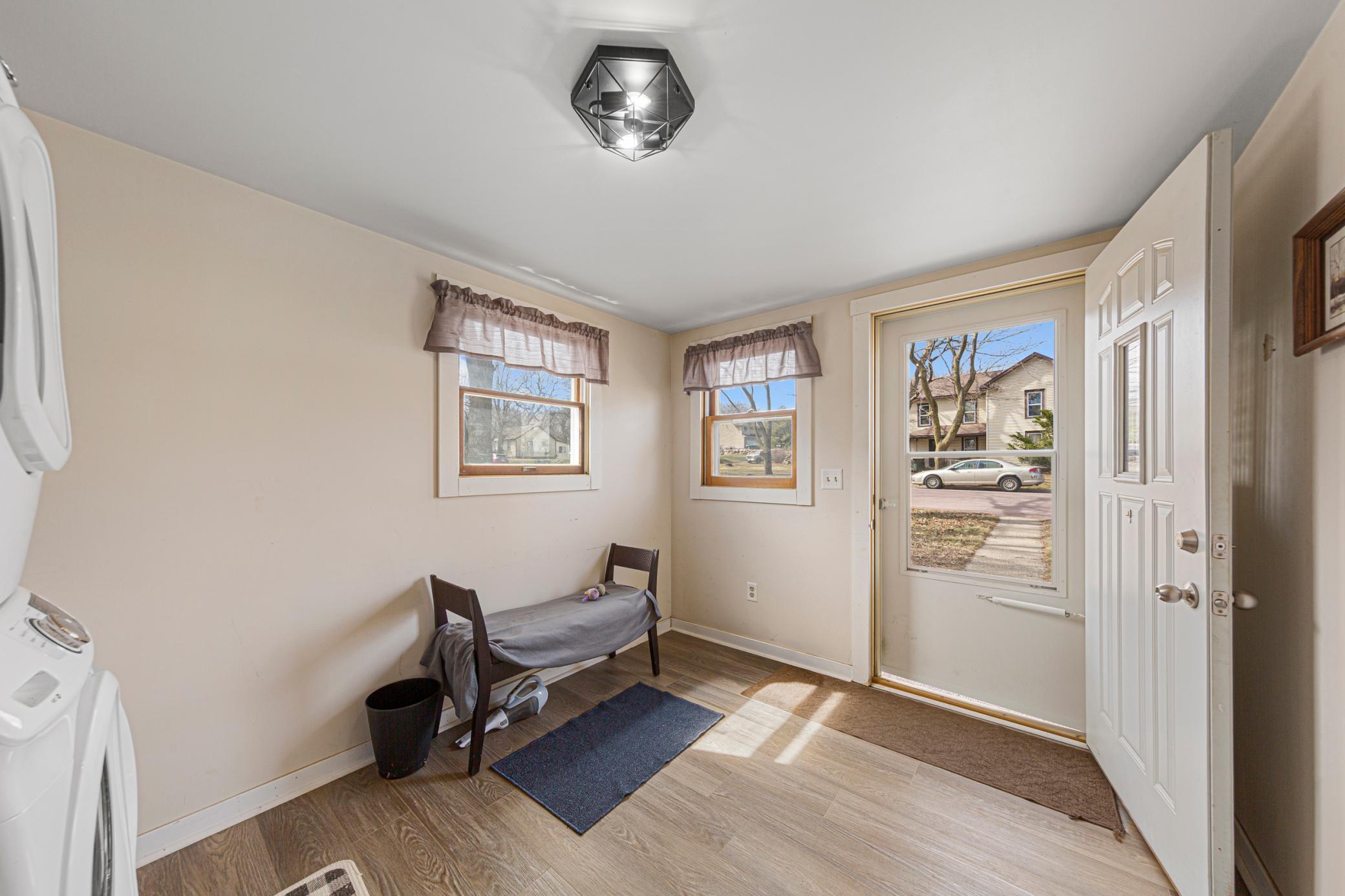 22 side entry_mudroom.jpg