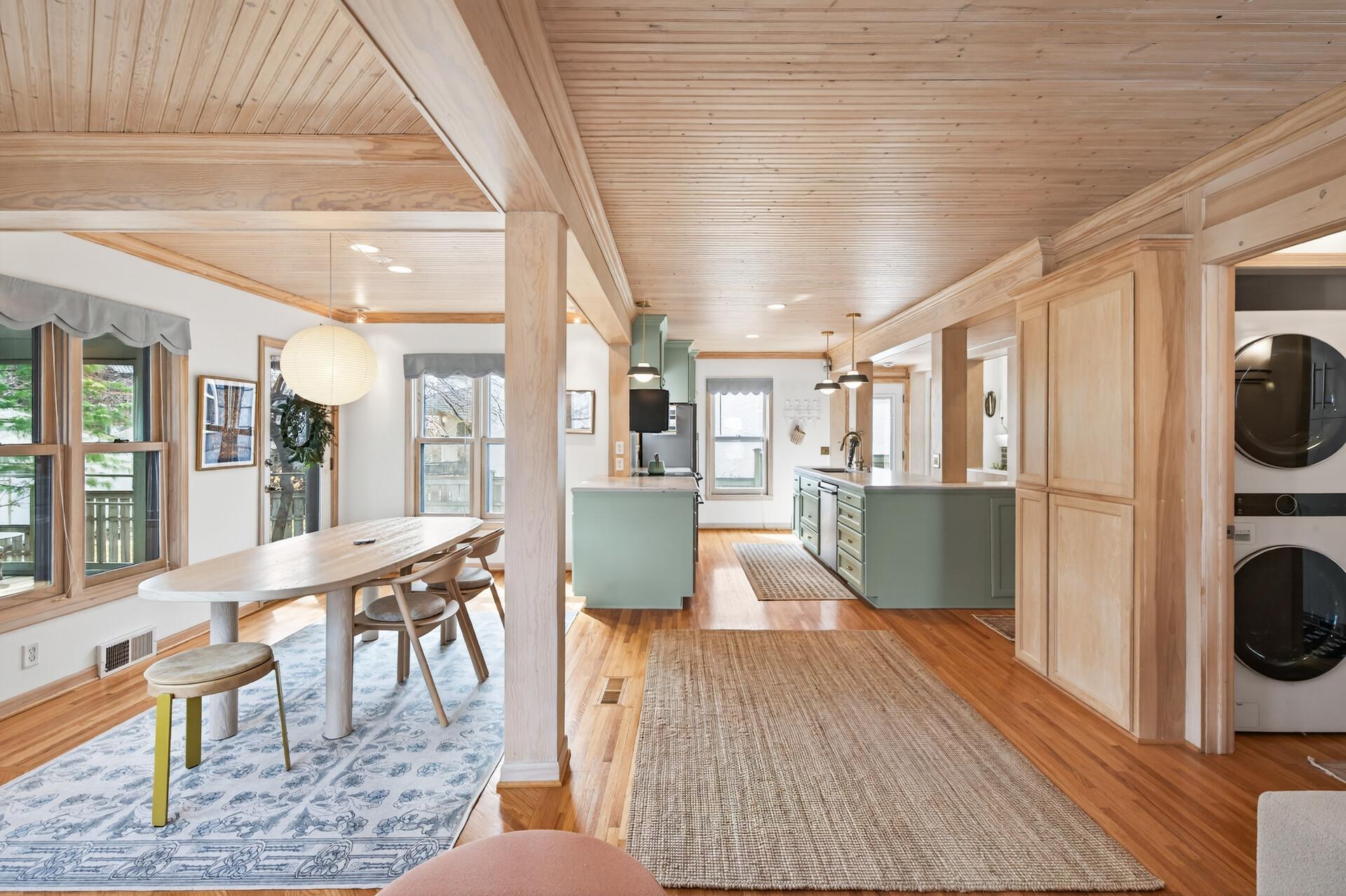 Can we just take a moment to appreciate the architectural details of this home?