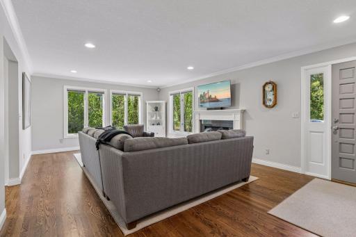 2521 Abbey Hill Drive, Hopkins, MN 55305
