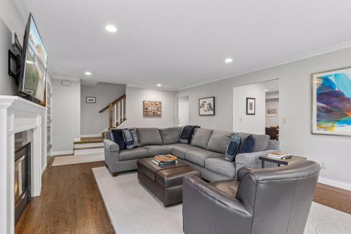 2521 Abbey Hill Drive, Hopkins, MN 55305