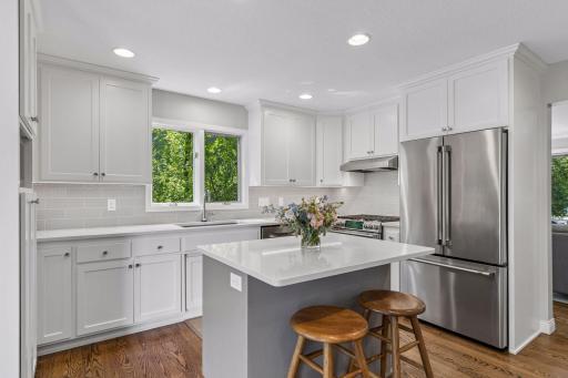 2521 Abbey Hill Drive, Hopkins, MN 55305