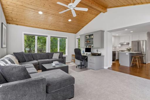 2521 Abbey Hill Drive, Hopkins, MN 55305