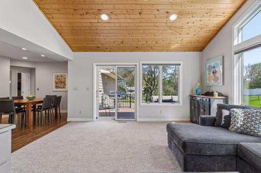 2521 Abbey Hill Drive, Hopkins, MN 55305