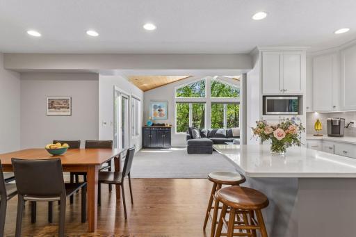 2521 Abbey Hill Drive, Hopkins, MN 55305